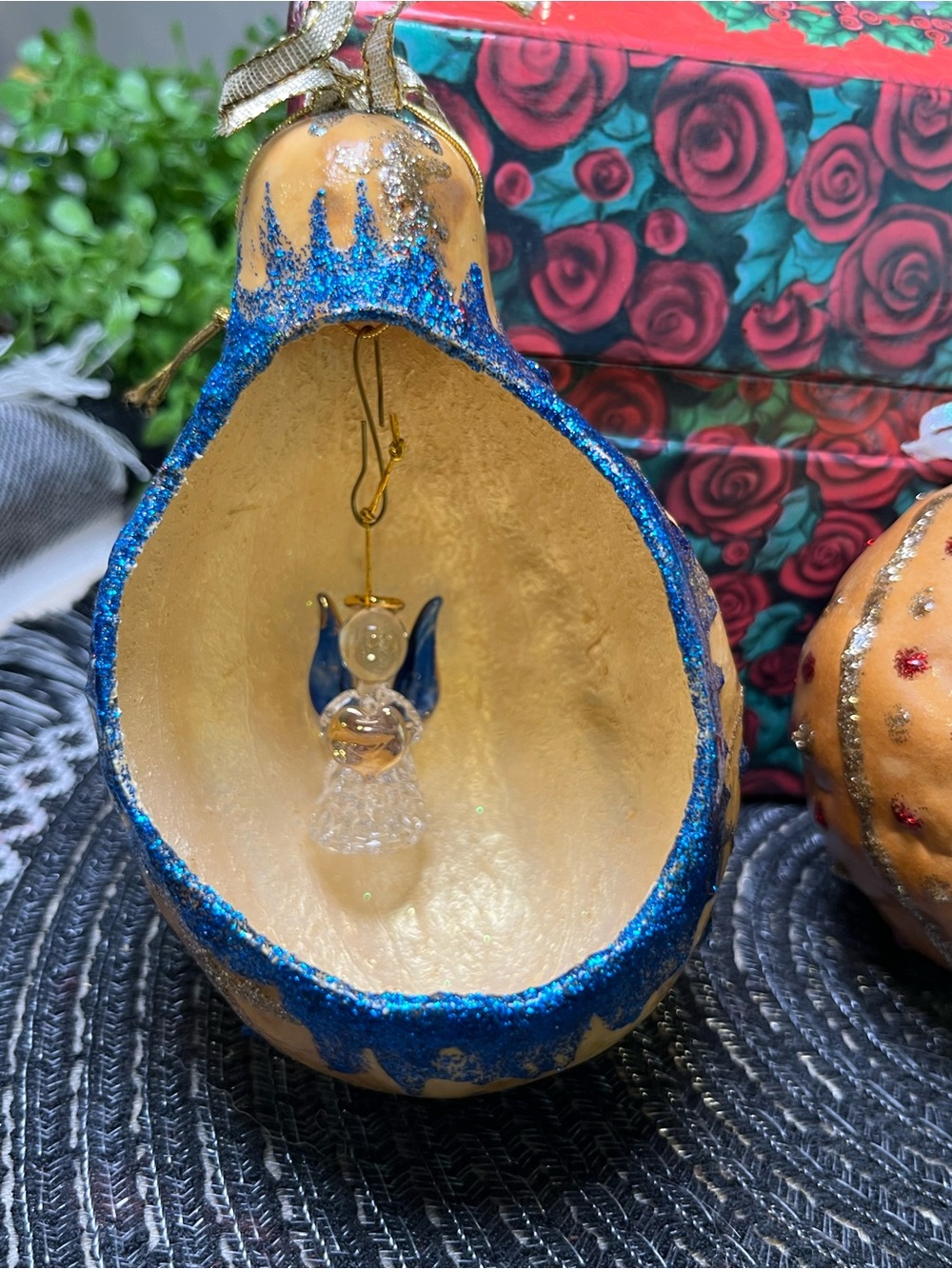 The Lindy Bowman Festive Red Santa Wreath Box With Two Beautiful Gourd Ornaments - Picture 6 of 16